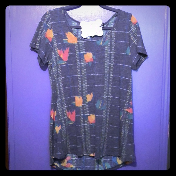 Lularoe Classic T - Picture 1 of 3